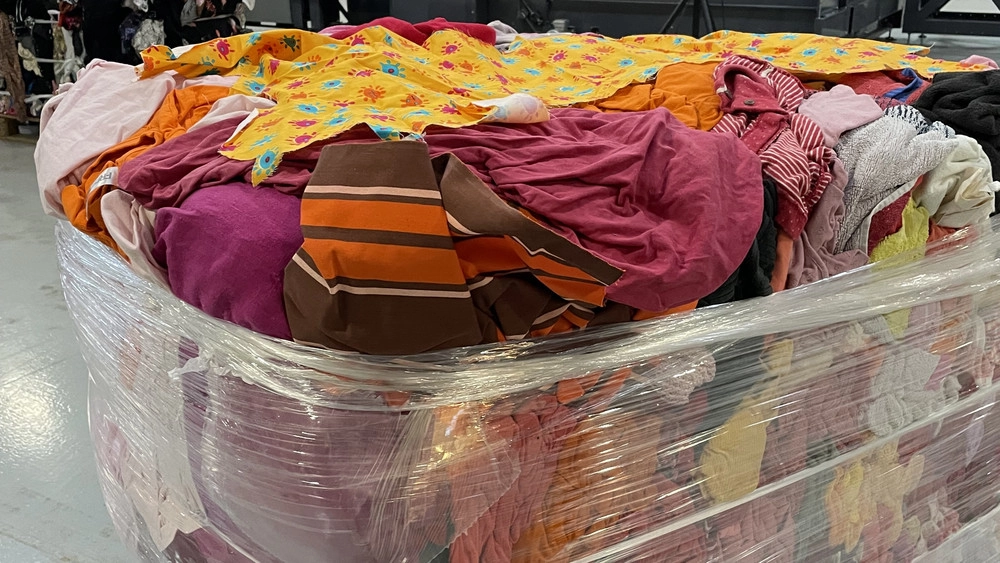 Automatiseret sortering og genanvendelse af kasserede tekstiler - ny MUDP-rapport