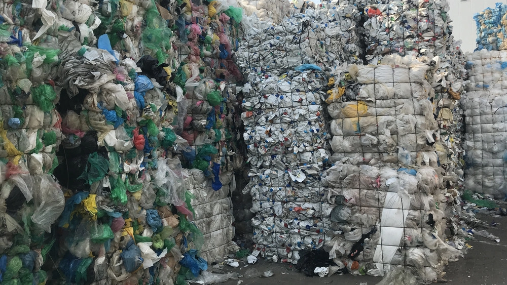 Kun to europæiske lande har sammenblanding af plast- og restaffald