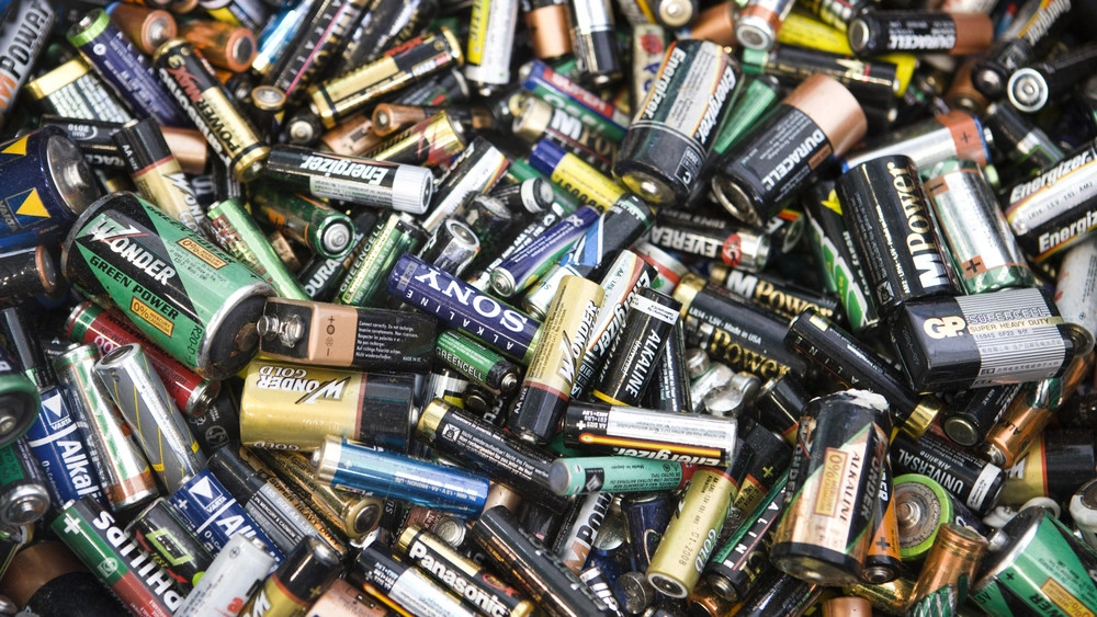 Kun lidt over halvdelen af de brugte batterier bliver afleveret til genanvendelse