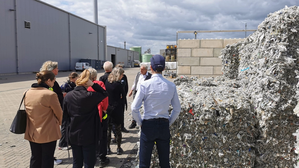 Miljøministeren om klimaeffekt ved genanvendelse af mad- og drikkekartoner